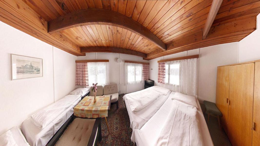 Вилла Bungalovy Roznov Рожнов-под-Радгоштем Экстерьер фото